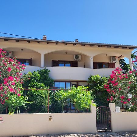 Apartments Busic Biograd Na Moru Luaran gambar
