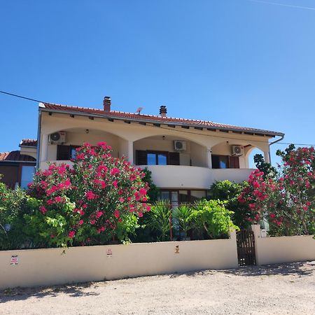 Apartments Busic Biograd Na Moru Luaran gambar